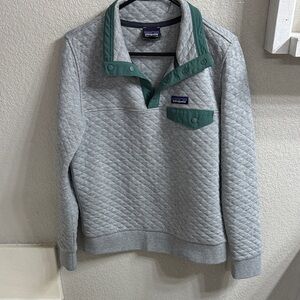 Patagonia Gray Quilted Pullover with Teal Details